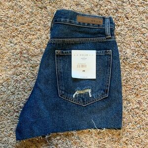 Worn twice- Women’s Juniors Cello Dark Wash High Rise Cut Off Denim Jean Shorts
